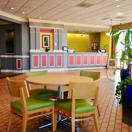 Madison Inn & Suites-2